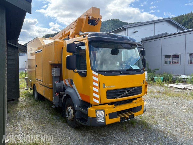 2008 Volvo FL-240 liftbil med stort oppholdsrom i skap - tørkeskap m.m. - Véhicule de voirie/ Spécial: photos 2 2008 Volvo FL-240 liftbil med stort oppholdsrom i skap - tørkeskap m.m. - Véhicule de voirie/ Spécial: photos 2