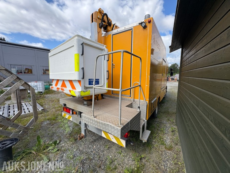 2008 Volvo FL-240 liftbil med stort oppholdsrom i skap - tørkeskap m.m. - Véhicule de voirie/ Spécial: photos 4 2008 Volvo FL-240 liftbil med stort oppholdsrom i skap - tørkeskap m.m. - Véhicule de voirie/ Spécial: photos 4