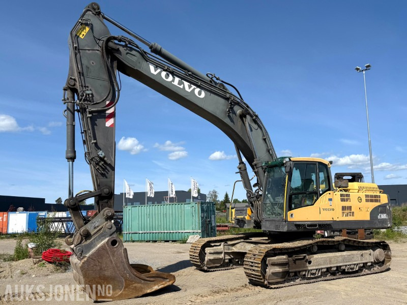 Volvo EC360CL Gravemaskin med Gjerstad graveskuffe, smalskuffe, graveskuff med tenner, Gått lite, opplegg for hammer - Pelle: photos 1 Volvo EC360CL Gravemaskin med Gjerstad graveskuffe, smalskuffe, graveskuff med tenner, Gått lite, opplegg for hammer - Pelle: photos 1