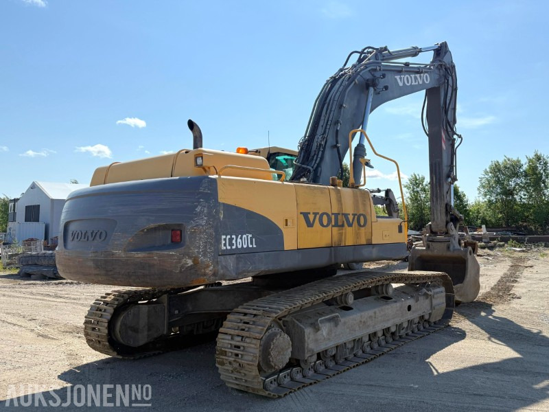 Volvo EC360CL Gravemaskin med Gjerstad graveskuffe, smalskuffe, graveskuff med tenner, Gått lite, opplegg for hammer - Pelle: photos 5 Volvo EC360CL Gravemaskin med Gjerstad graveskuffe, smalskuffe, graveskuff med tenner, Gått lite, opplegg for hammer - Pelle: photos 5