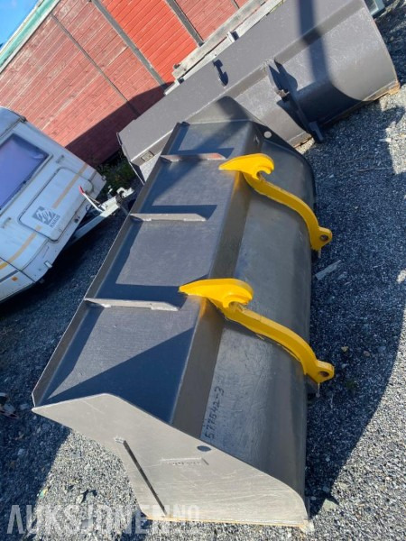 Volvo Skuffe nesten ny 2,20 - Chargeuse sur pneus: photos 2 Volvo Skuffe nesten ny 2,20 - Chargeuse sur pneus: photos 2