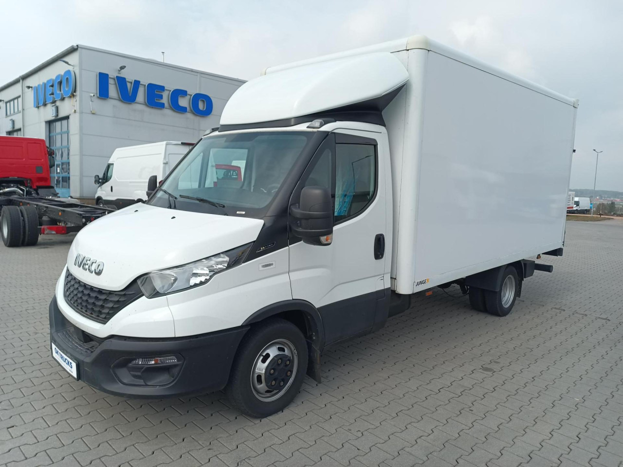 IVECO Daily 35C16H - Fourgon grand volume: photos 1 IVECO Daily 35C16H - Fourgon grand volume: photos 1
