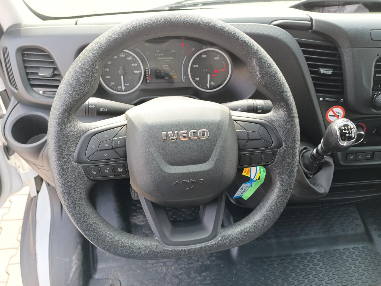IVECO Daily 35C16H - Fourgon grand volume: photos 2 IVECO Daily 35C16H - Fourgon grand volume: photos 2