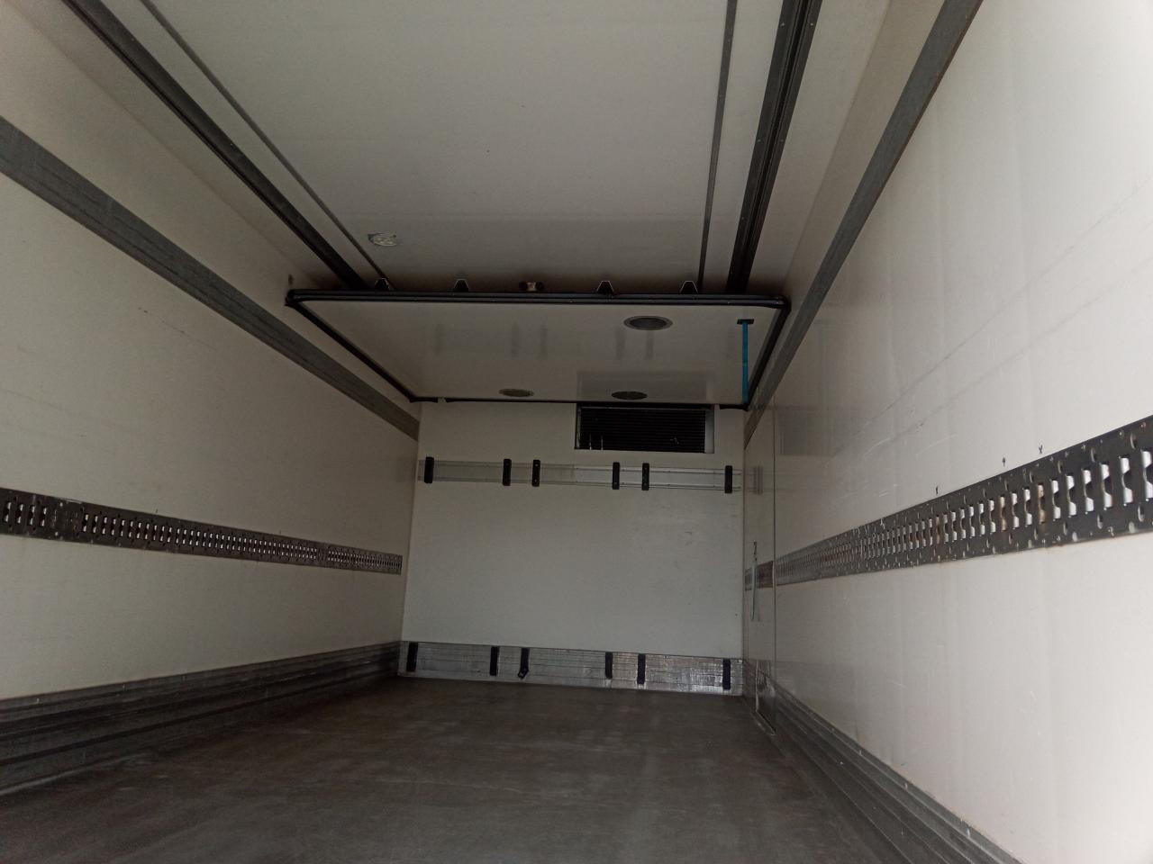 IVECO Eurocargo 180E32R/P - Camion frigorifique: photos 5 IVECO Eurocargo 180E32R/P - Camion frigorifique: photos 5