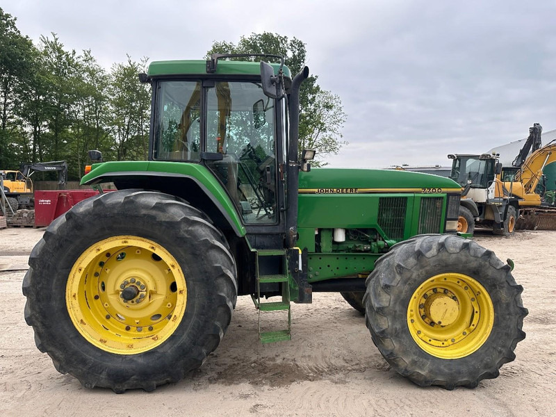 John Deere 7700 PowerQuad - Front linkage - Tracteur agricole: photos 4 John Deere 7700 PowerQuad - Front linkage - Tracteur agricole: photos 4