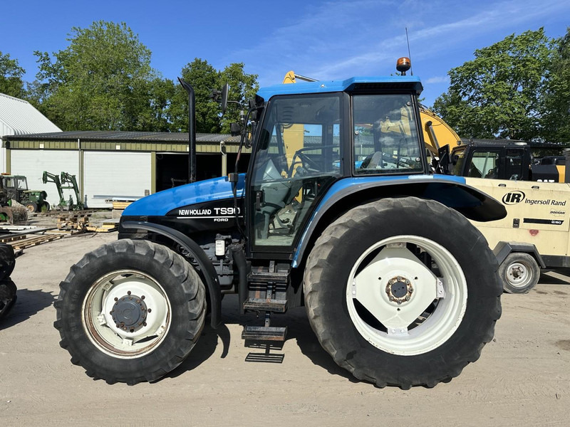 New Holland TS 90 - Tracteur agricole: photos 4 New Holland TS 90 - Tracteur agricole: photos 4
