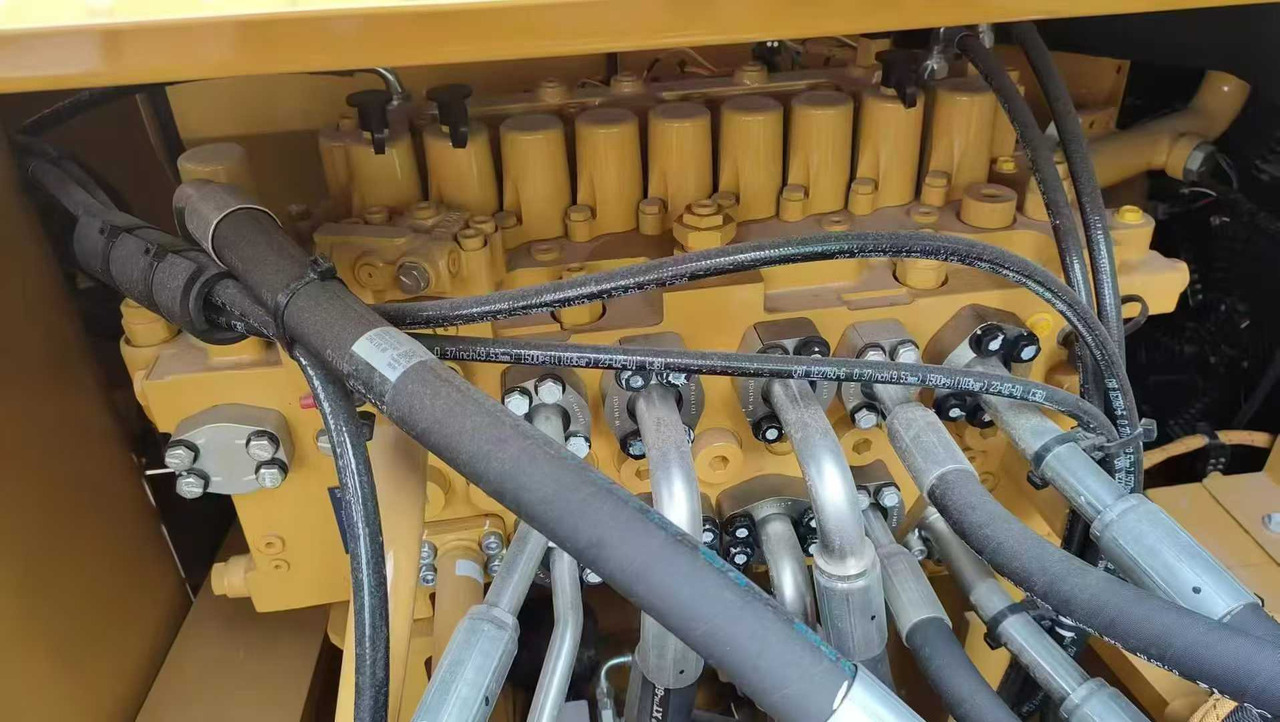 Pelle sur chenille Caterpillar CAT 330GC 320GC 320GX 320 320D 320CL 20T 30T New Model Used Excavator: photos 8 Pelle sur chenille Caterpillar CAT 330GC 320GC 320GX 320 320D 320CL 20T 30T New Model Used Excavator: photos 8