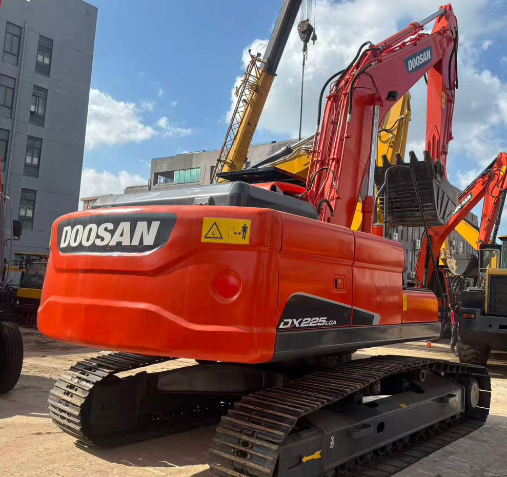 Doosan DX225 Used Crawler Excavator Secondhand 25 ton Excavators for Sale Doosan Excavadora Usada - Pelle sur chenille: photos 5 Doosan DX225 Used Crawler Excavator Secondhand 25 ton Excavators for Sale Doosan Excavadora Usada - Pelle sur chenille: photos 5