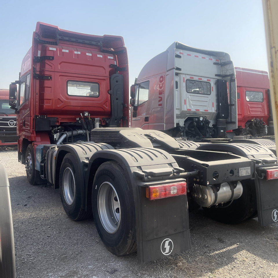 Shacman 2024 Year Used Semi Truck Head Tractor Head Tipper Head - Tracteur routier: photos 4 Shacman 2024 Year Used Semi Truck Head Tractor Head Tipper Head - Tracteur routier: photos 4
