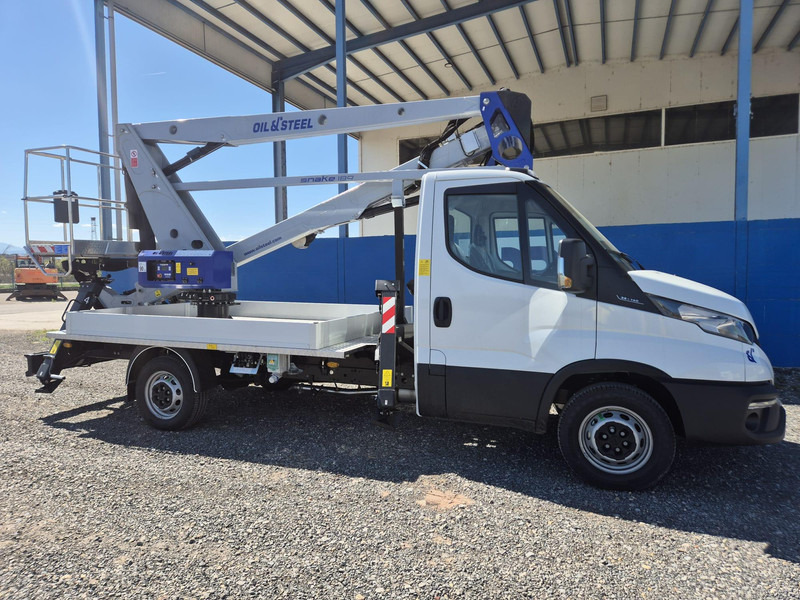 Iveco 35-140 Oil & Steel Snake 189 - Camion, Camion grue: photos 2 Iveco 35-140 Oil & Steel Snake 189 - Camion, Camion grue: photos 2