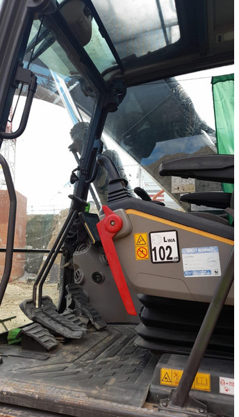 Volvo EC220EL - Pelle sur chenille: photos 5 Volvo EC220EL - Pelle sur chenille: photos 5