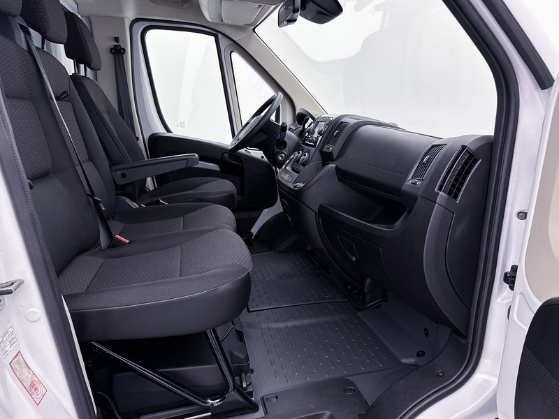 Fourgon grand volume, Utilitaire électrique Citroën e-Jumper 435 L3 Club 75 kWh Bakwagen 270km actieradius Navigatie Bindrails Meubelbak: photos 20