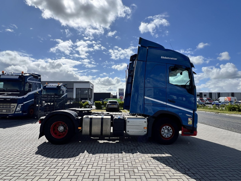 Volvo FH 460 4x2 trekker Globetrotter / 2x Fuel Tank - Tracteur routier: photos 4 Volvo FH 460 4x2 trekker Globetrotter / 2x Fuel Tank - Tracteur routier: photos 4