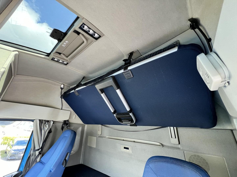 Tracteur routier Volvo FH 460 4x2 trekker Globetrotter / 2x Fuel Tank: photos 19 Tracteur routier Volvo FH 460 4x2 trekker Globetrotter / 2x Fuel Tank: photos 19