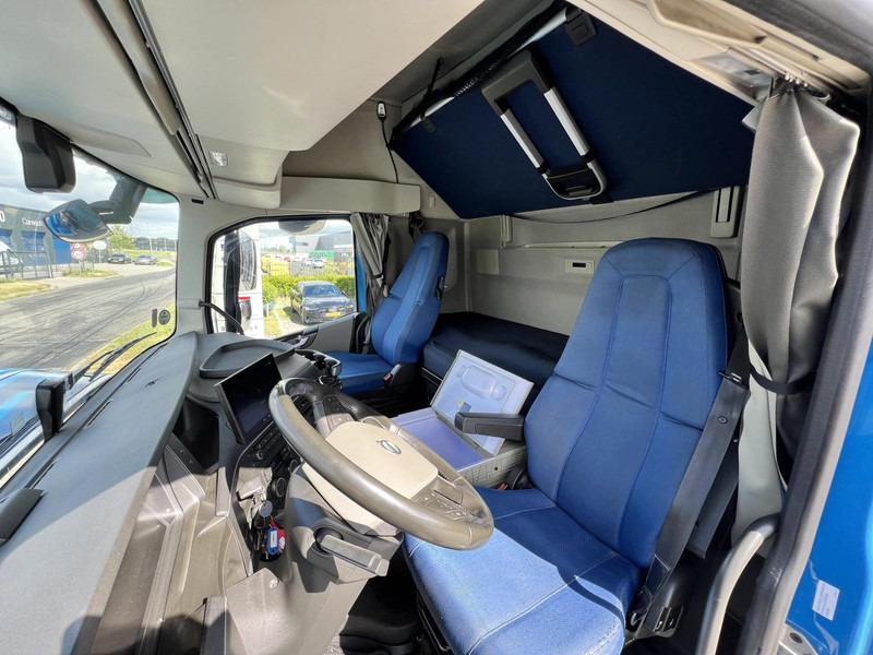 Tracteur routier Volvo FH 460 4x2 trekker Globetrotter / 2x Fuel Tank: photos 14 Tracteur routier Volvo FH 460 4x2 trekker Globetrotter / 2x Fuel Tank: photos 14