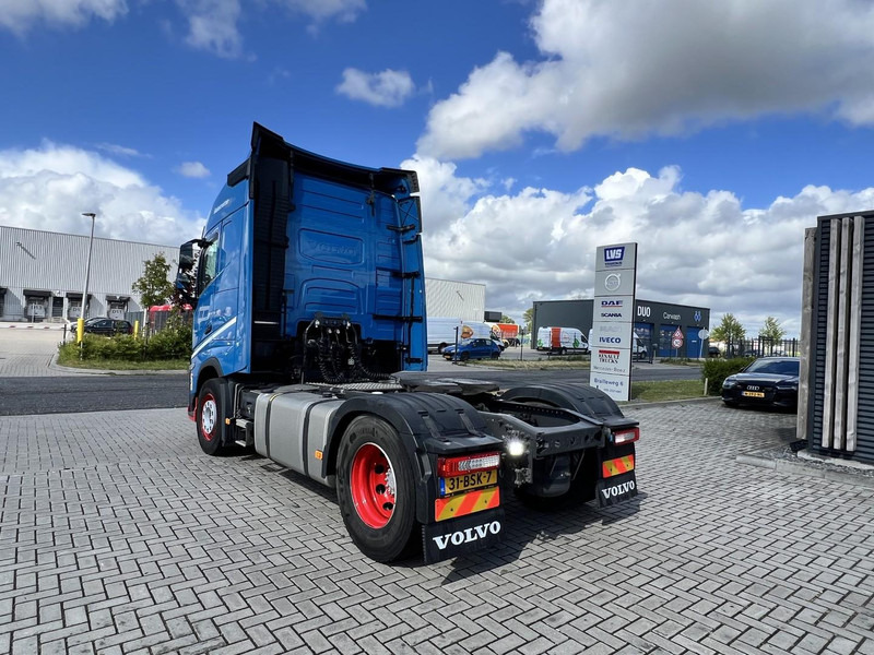 Tracteur routier Volvo FH 460 4x2 trekker Globetrotter / 2x Fuel Tank: photos 7 Tracteur routier Volvo FH 460 4x2 trekker Globetrotter / 2x Fuel Tank: photos 7
