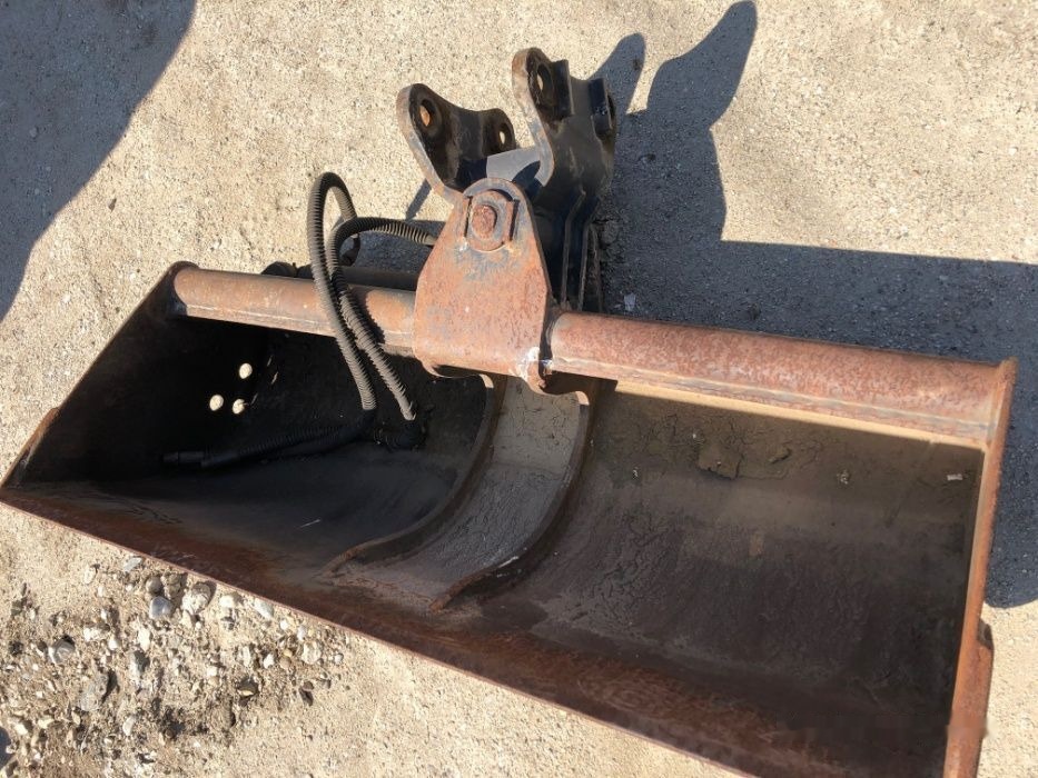 CAT, Volvo, JCB, Yanmar, Kubota - Godet pour pelle: photos 1 CAT, Volvo, JCB, Yanmar, Kubota - Godet pour pelle: photos 1