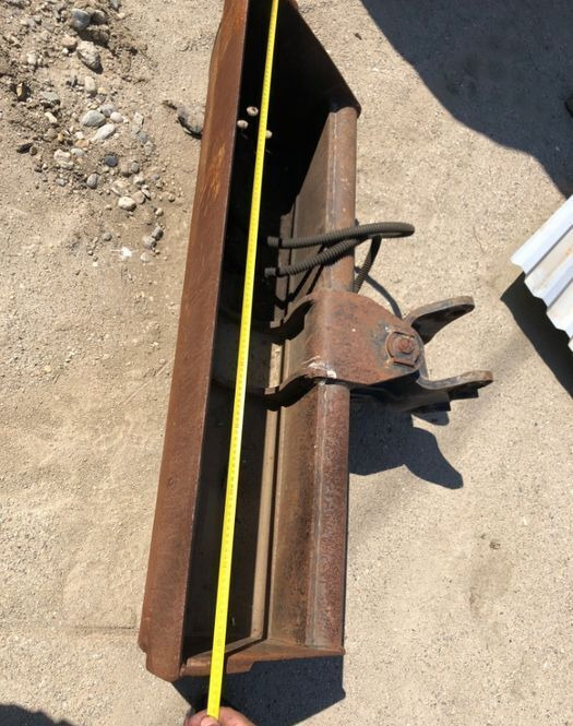 Caterpillar Volvo, JCB, Yanmar, Kubota 123 cm latime - Godet pour pelle: photos 1 Caterpillar Volvo, JCB, Yanmar, Kubota 123 cm latime - Godet pour pelle: photos 1