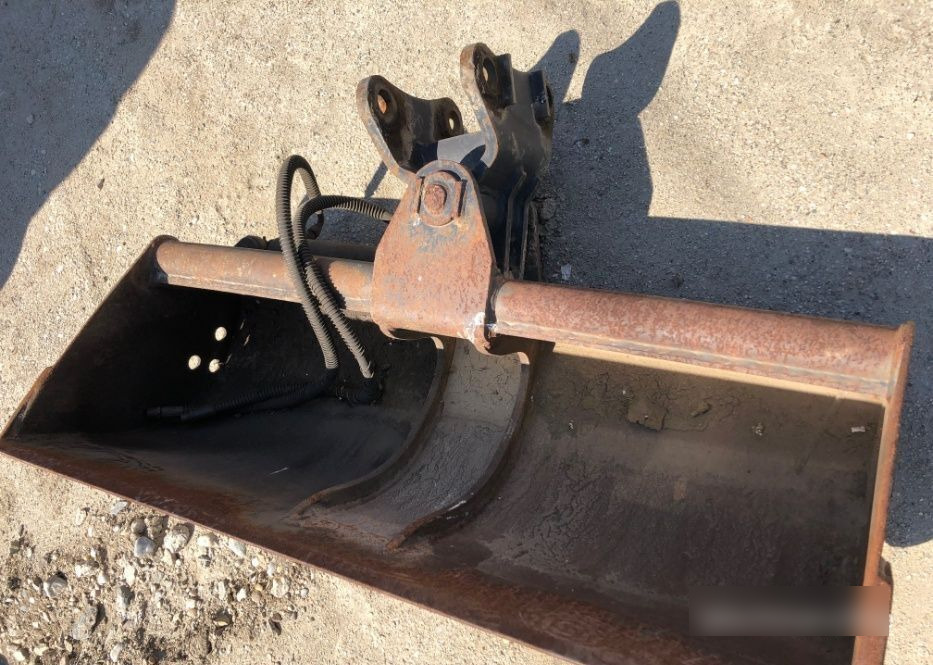 Caterpillar Volvo, JCB, Yanmar, Kubota 123 cm latime - Godet pour pelle: photos 3 Caterpillar Volvo, JCB, Yanmar, Kubota 123 cm latime - Godet pour pelle: photos 3