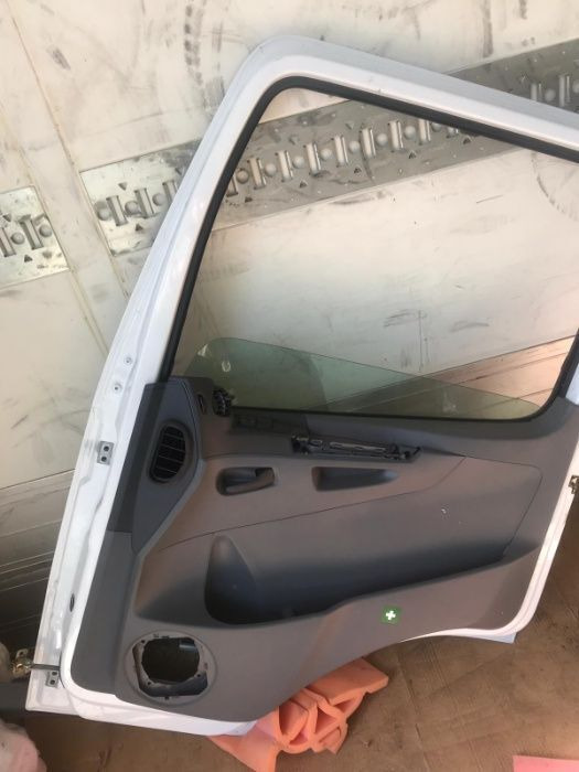 Geam+fata usa Mercedes-Benz ACTROS ATEGO AXOR - Portière et pièces pour Camion: photos 2 Geam+fata usa Mercedes-Benz ACTROS ATEGO AXOR - Portière et pièces pour Camion: photos 2