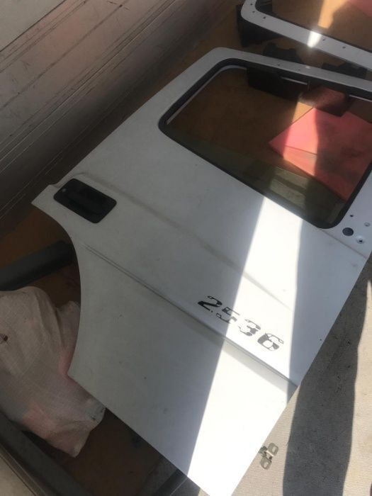 Geam+fata usa Mercedes-Benz ACTROS ATEGO AXOR - Portière et pièces pour Camion: photos 3 Geam+fata usa Mercedes-Benz ACTROS ATEGO AXOR - Portière et pièces pour Camion: photos 3