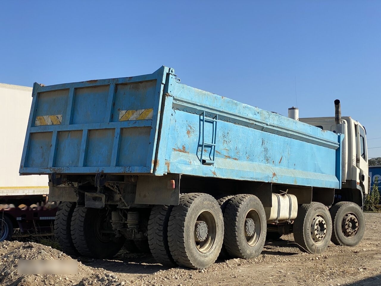 Benne pour poids lourds Hardox Bena basculabila cu semisasiu 7m : 8x4: photos 10 Benne pour poids lourds Hardox Bena basculabila cu semisasiu 7m : 8x4: photos 10