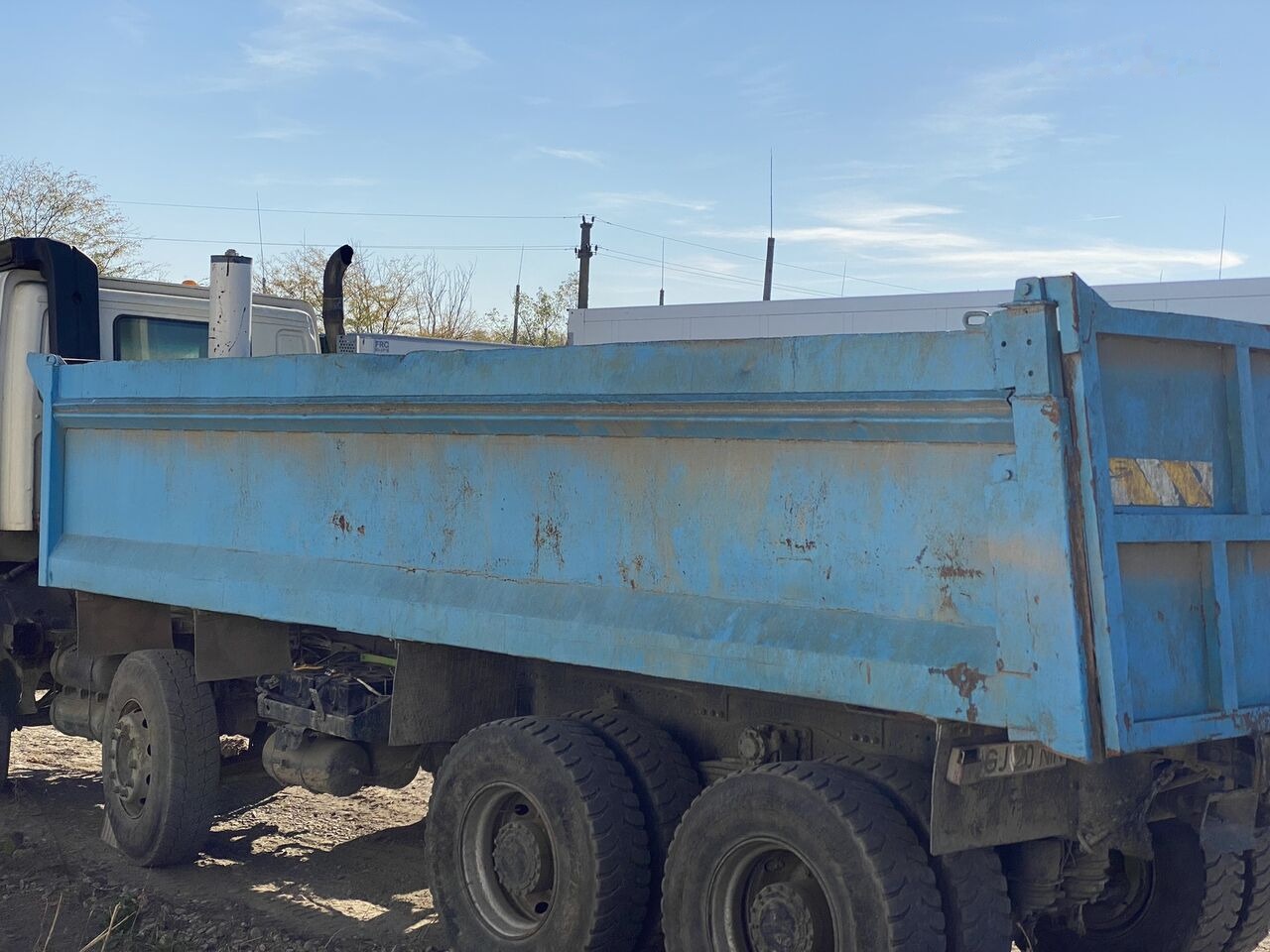 Benne pour poids lourds Hardox Bena basculabila cu semisasiu 7m : 8x4: photos 6 Benne pour poids lourds Hardox Bena basculabila cu semisasiu 7m : 8x4: photos 6