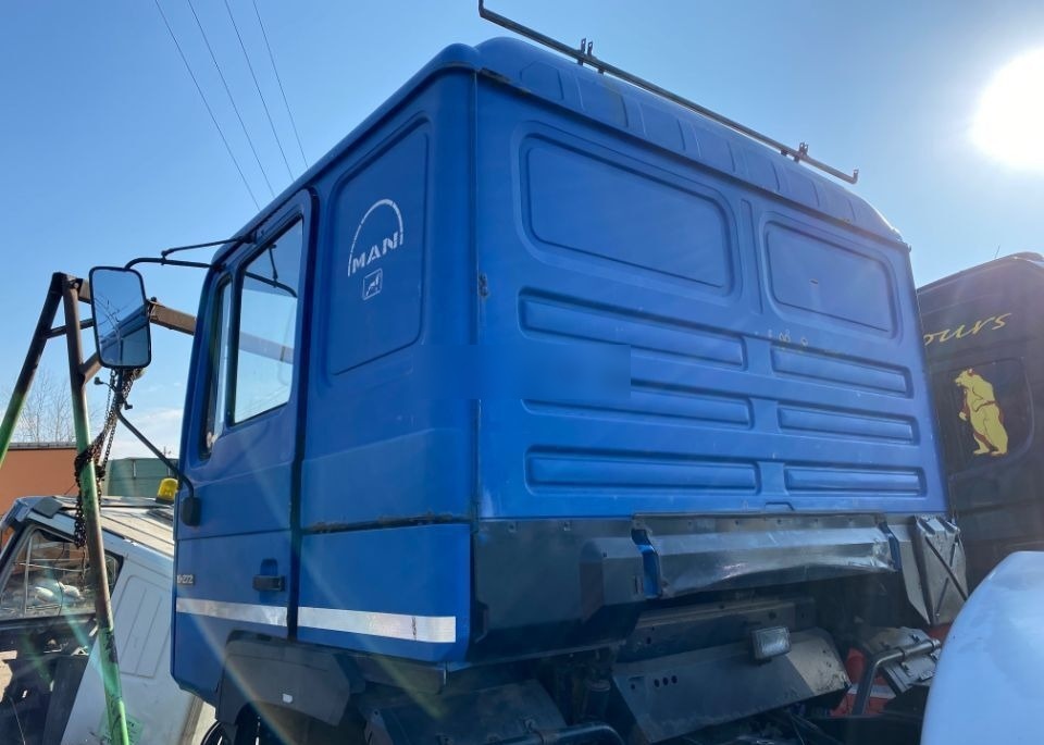 MAN SILENT , Model 1 / 2 / 3 , Dubla a completa MAN F2000 - Cabine pour Camion: photos 4 MAN SILENT , Model 1 / 2 / 3 , Dubla a completa MAN F2000 - Cabine pour Camion: photos 4