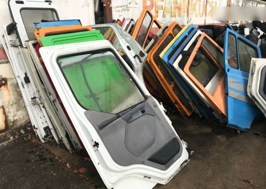 - Portière et pièces pour Camion: photos 5 - Portière et pièces pour Camion: photos 5