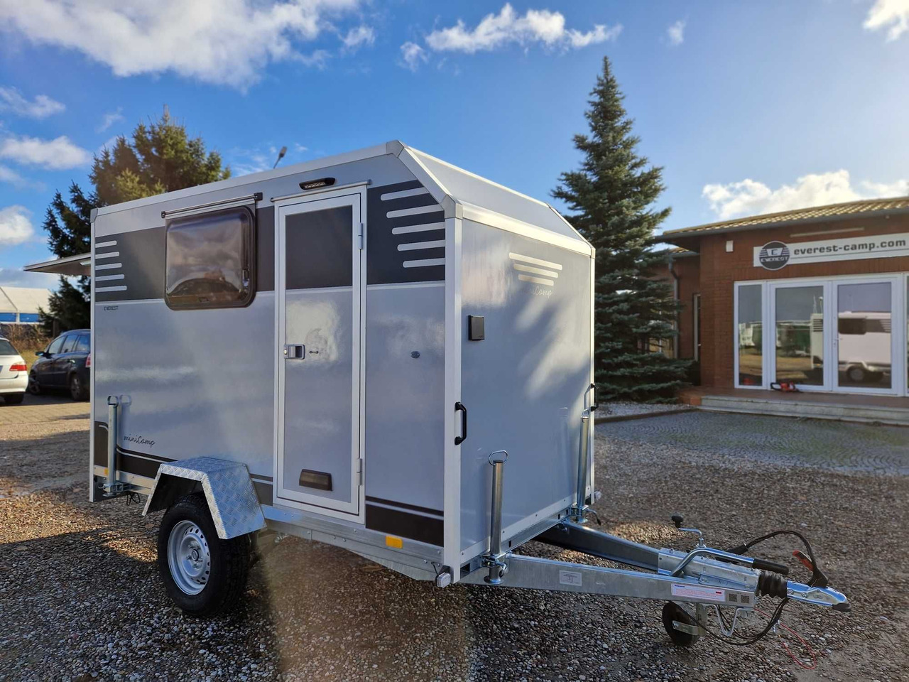 Minicamp Everest Lekki mały kemping camper DMC 600 do 1000kg NOWA - Caravane: photos 1 Minicamp Everest Lekki mały kemping camper DMC 600 do 1000kg NOWA - Caravane: photos 1