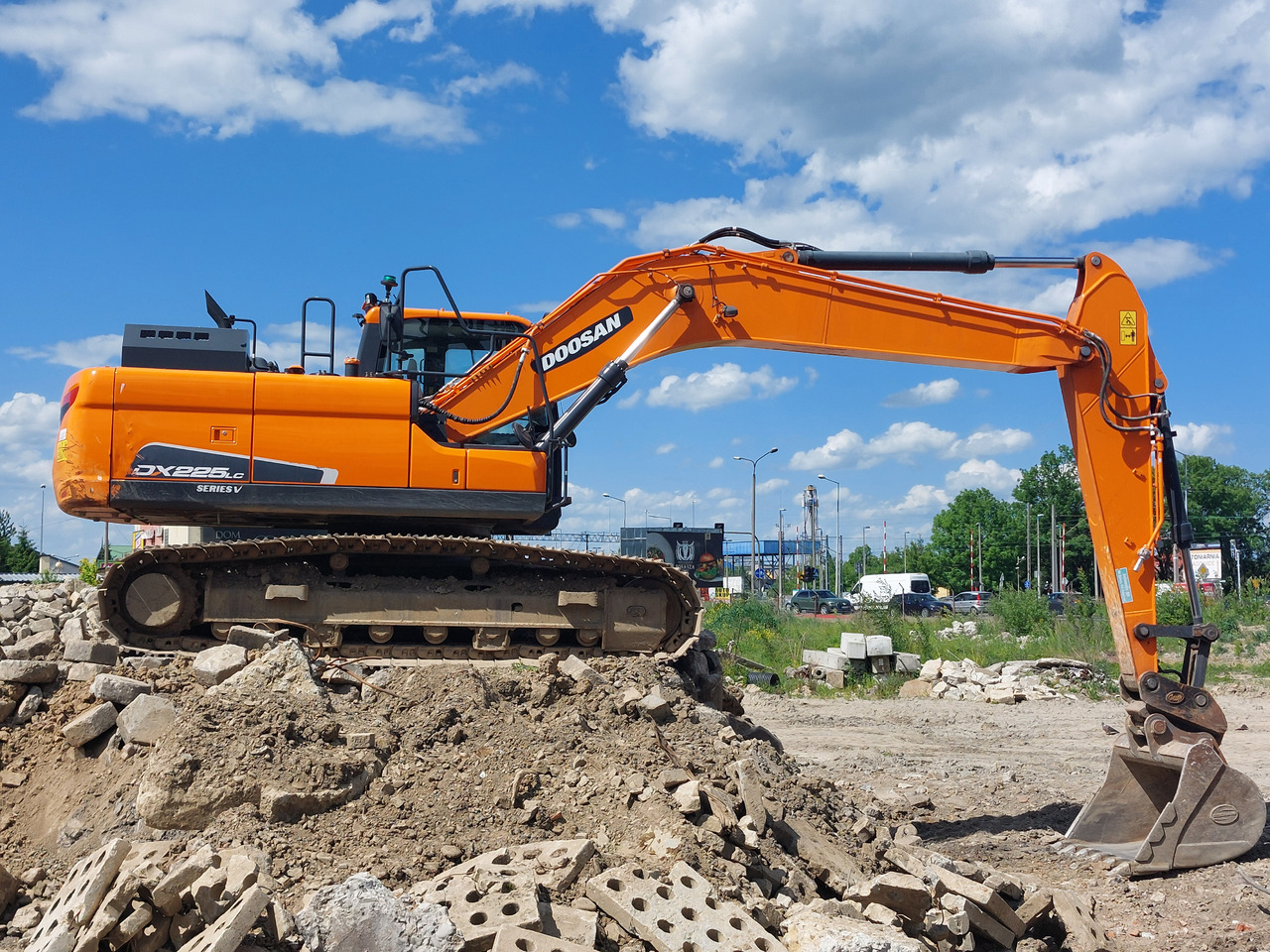 DOOSAN DX225LC-5 - Pelle sur chenille: photos 3 DOOSAN DX225LC-5 - Pelle sur chenille: photos 3