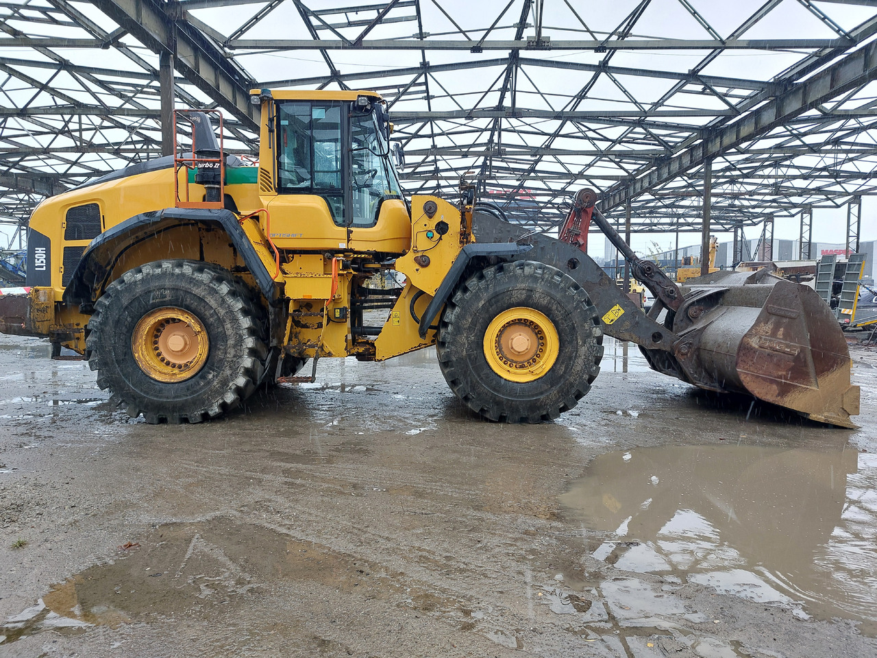 VOLVO L150H - Chargeuse sur pneus: photos 5 VOLVO L150H - Chargeuse sur pneus: photos 5