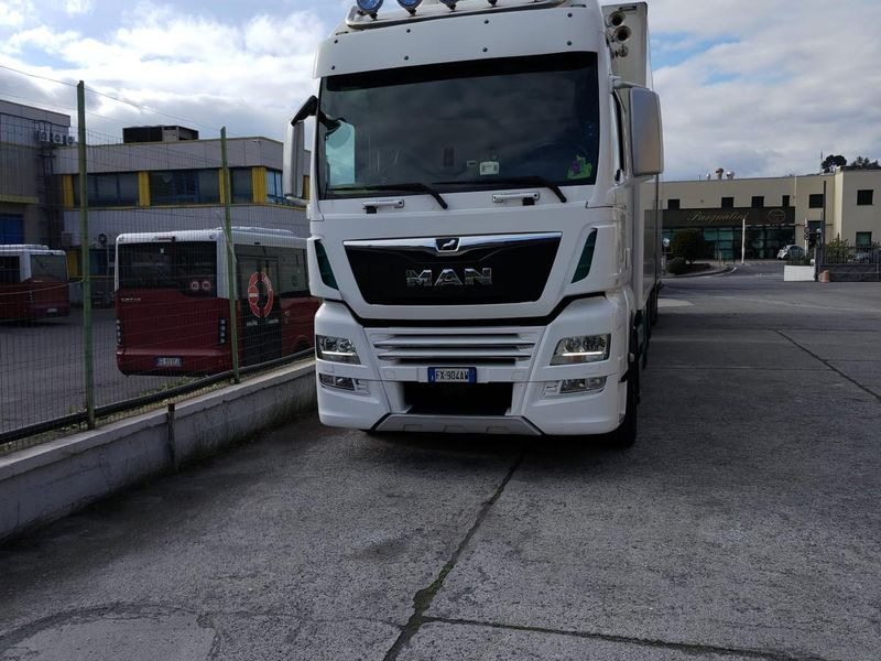 AUTOTRENO FRIGO MAN TGX TGX 26.580 6x2-4 LL - Camion isothermique: photos 2 AUTOTRENO FRIGO MAN TGX TGX 26.580 6x2-4 LL - Camion isothermique: photos 2
