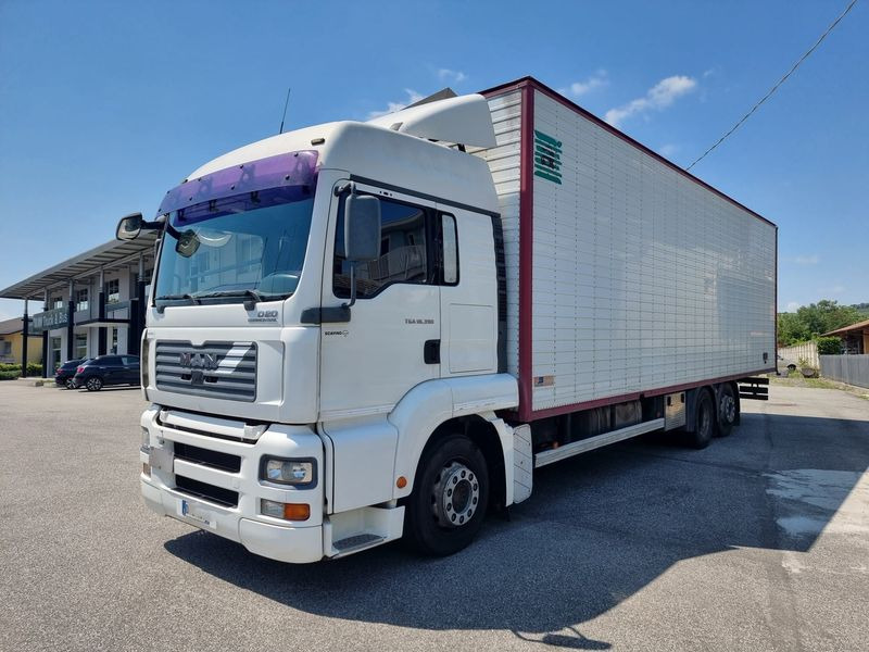 Cubo MAN TGA 26.390 - Camion fourgon: photos 1 Cubo MAN TGA 26.390 - Camion fourgon: photos 1
