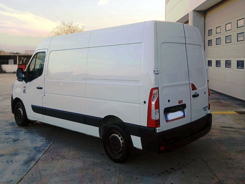 Renault Master Furgone red edition 2021 - Fourgon utilitaire: photos 3 Renault Master Furgone red edition 2021 - Fourgon utilitaire: photos 3
