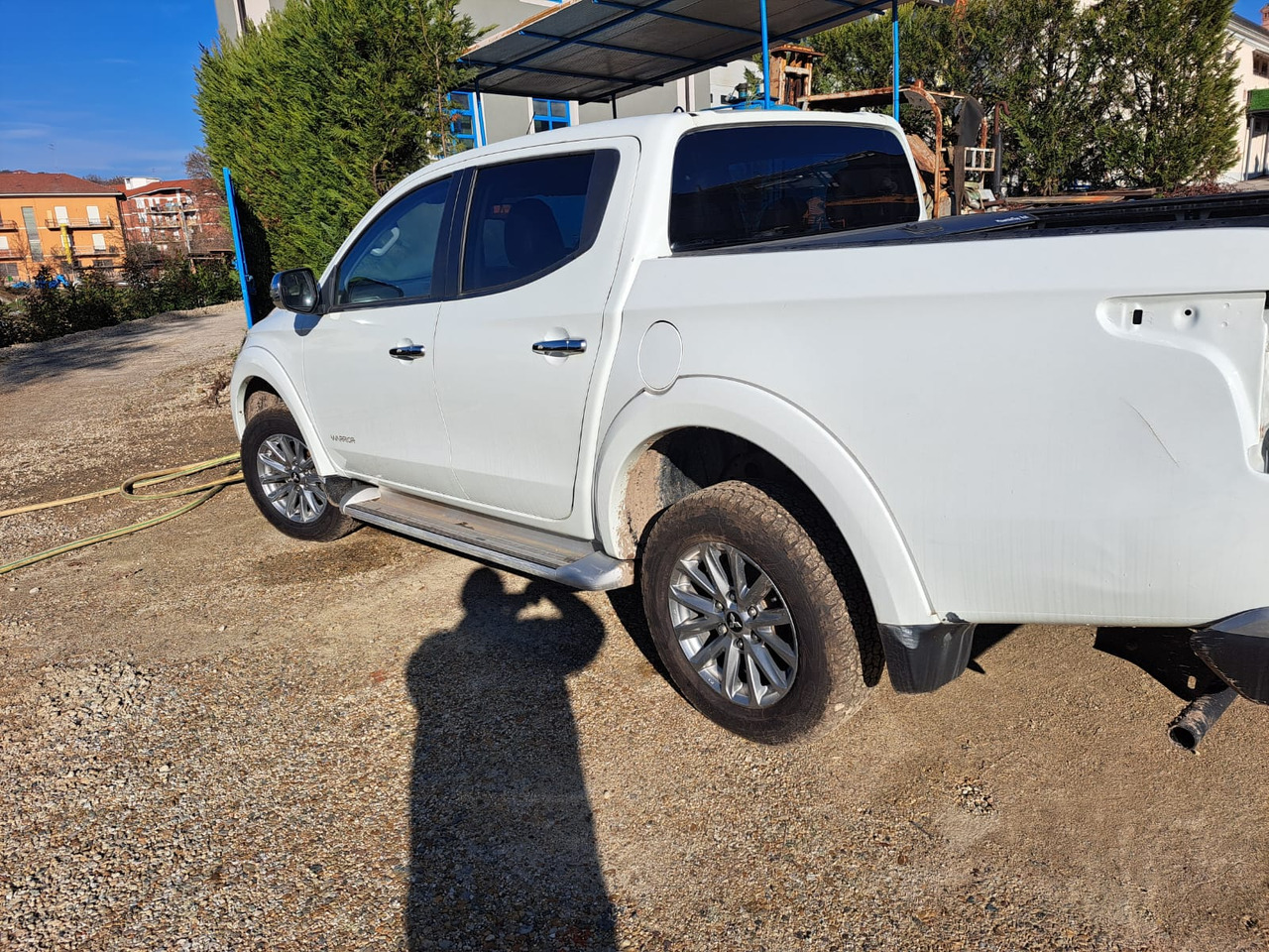 MITSUBISKI L200 - Voiture: photos 4 MITSUBISKI L200 - Voiture: photos 4