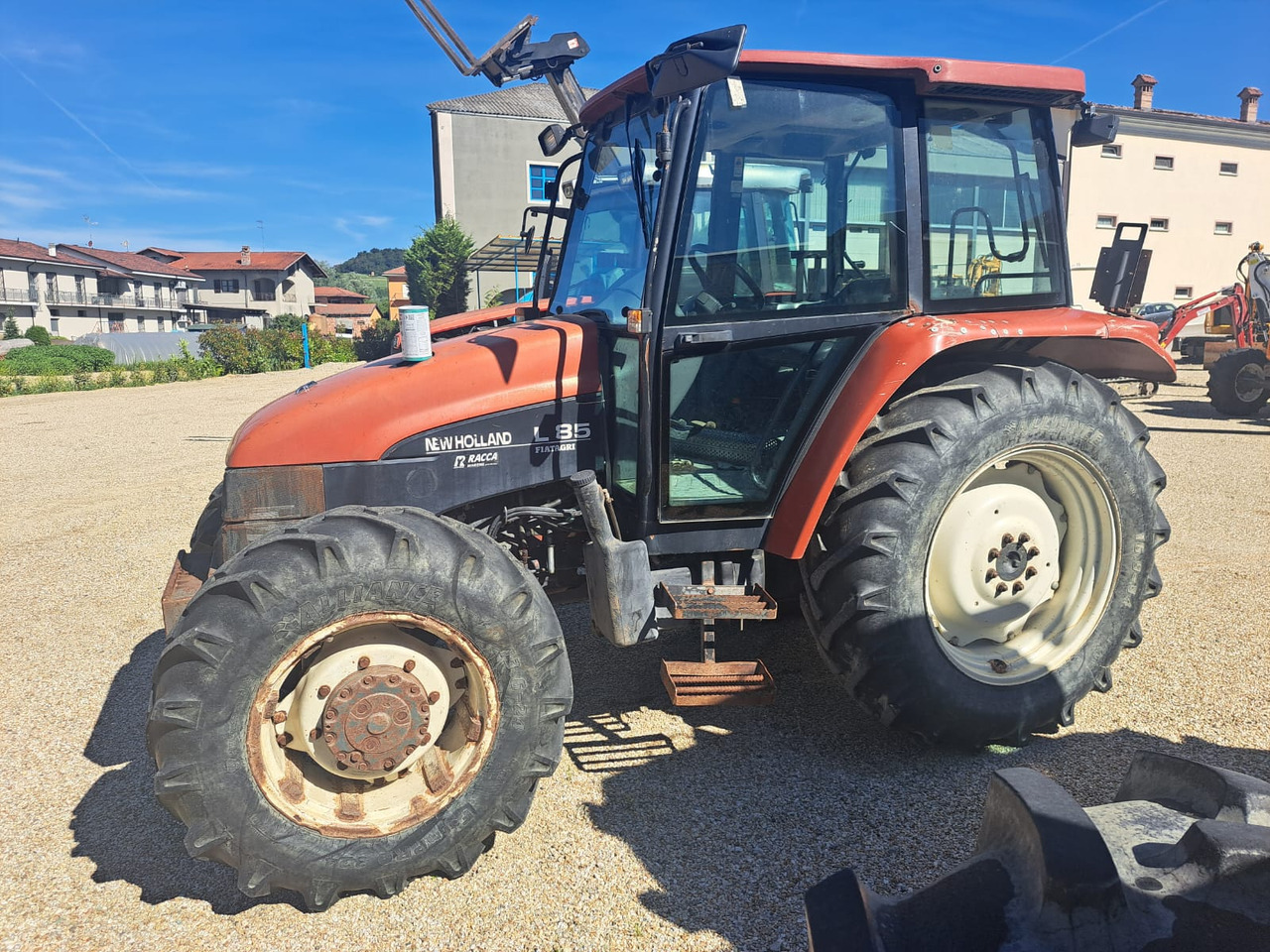 NEW HOLLAND New Holland L85 - Tracteur agricole: photos 2 NEW HOLLAND New Holland L85 - Tracteur agricole: photos 2