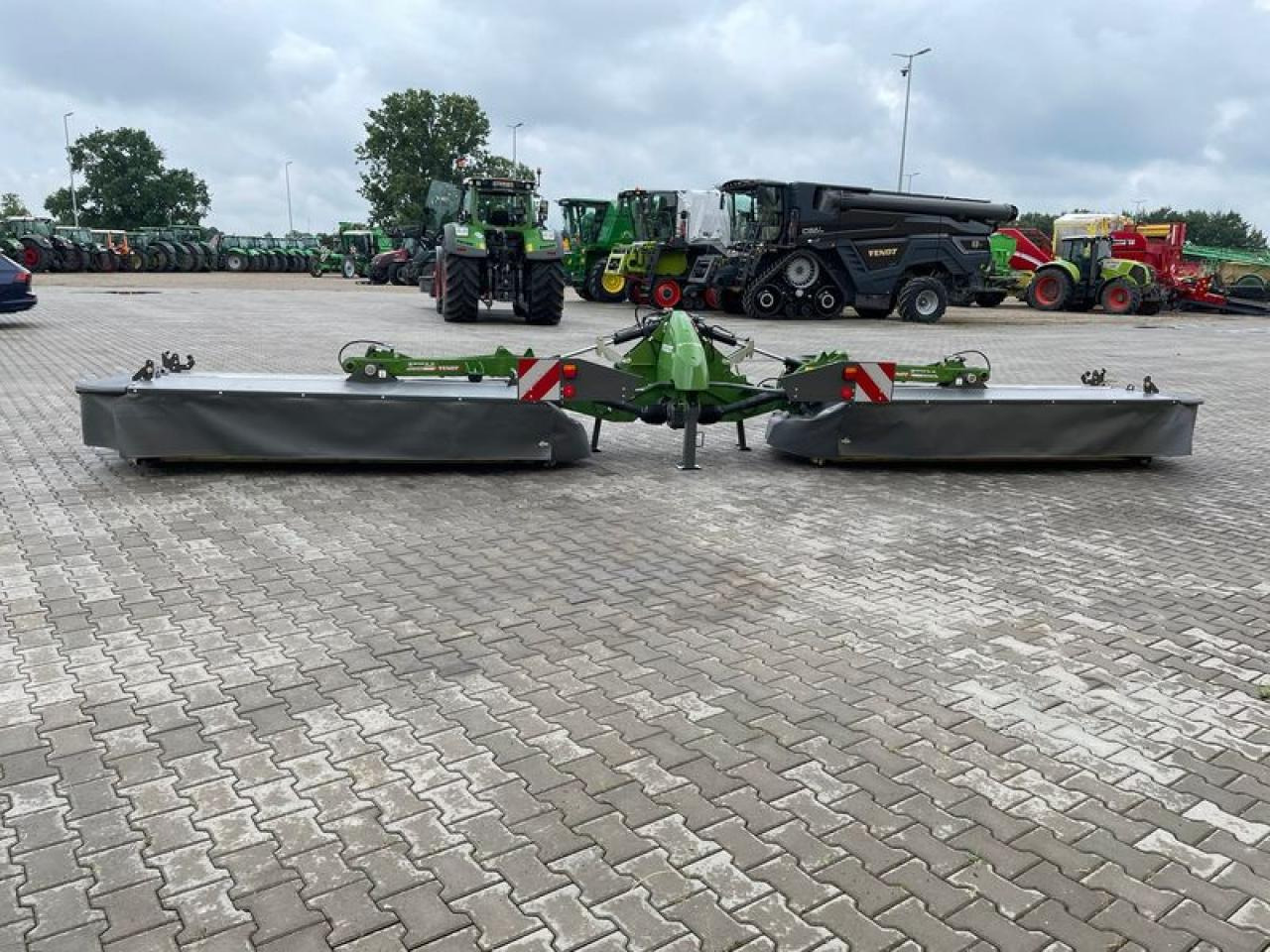 Fendt SLICER 860 HECKMÄHWERK - Faucheuse: photos 2 Fendt SLICER 860 HECKMÄHWERK - Faucheuse: photos 2