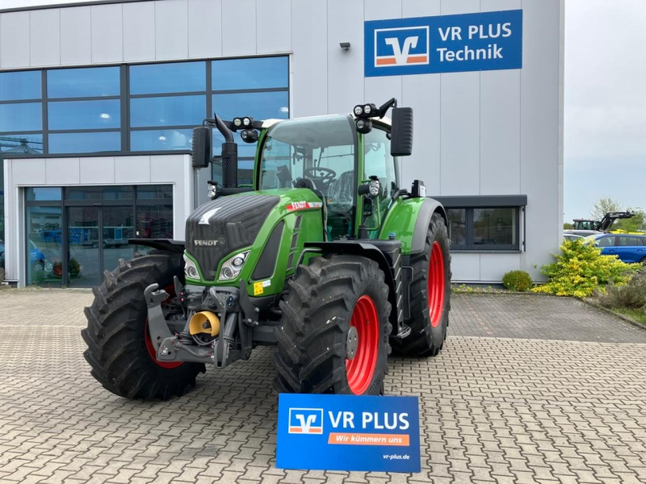 Fendt VARIO 724 GEN 6 PROFI PLUS SET 2 - Tracteur agricole: photos 1 Fendt VARIO 724 GEN 6 PROFI PLUS SET 2 - Tracteur agricole: photos 1