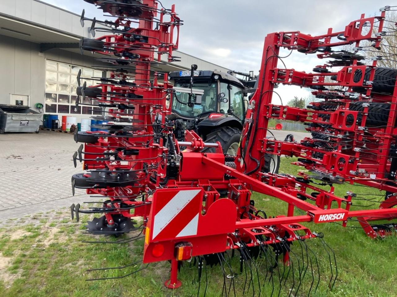 HORSCH TRANSFORMER 6 VF - Outils du sol: photos 4 HORSCH TRANSFORMER 6 VF - Outils du sol: photos 4