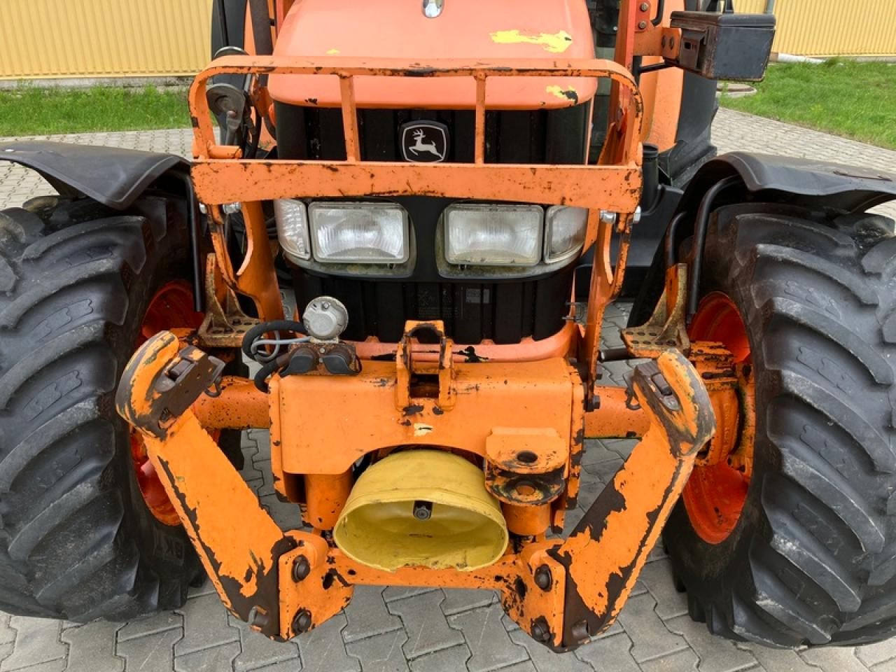 John Deere 5720 - Tracteur agricole: photos 5 John Deere 5720 - Tracteur agricole: photos 5
