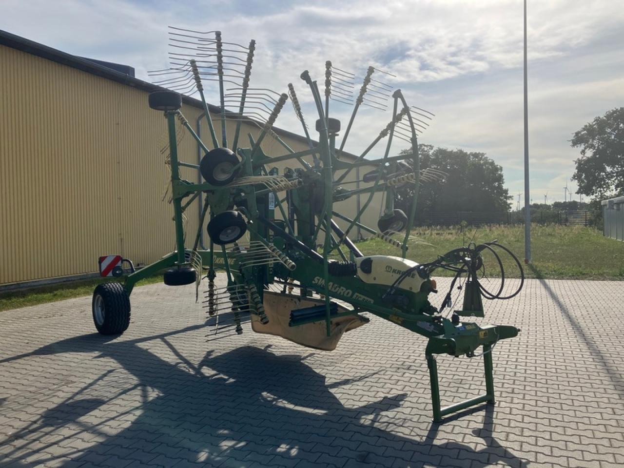 Krone TC880 - Faneuse: photos 4 Krone TC880 - Faneuse: photos 4