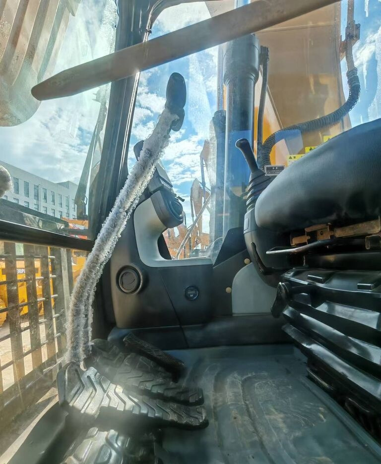 Caterpillar 320D - Pelle sur chenille: photos 5 Caterpillar 320D - Pelle sur chenille: photos 5