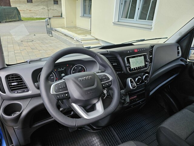 IVECO Daily 35S18HA8 3.0 Hi-Matic AHK Tachograph LED... - Fourgon grand volume: photos 4 IVECO Daily 35S18HA8 3.0 Hi-Matic AHK Tachograph LED... - Fourgon grand volume: photos 4
