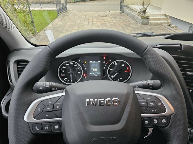 IVECO Daily 35S18HA8V Hi-Matic 16m³ XL LED ACC - Fourgon utilitaire: photos 3 IVECO Daily 35S18HA8V Hi-Matic 16m³ XL LED ACC - Fourgon utilitaire: photos 3