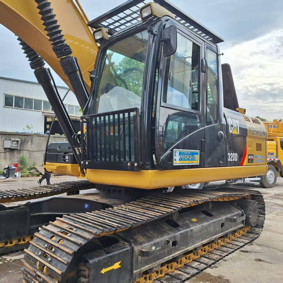 CAT 320D2 Excavator - Pelle sur chenille: photos 1 CAT 320D2 Excavator - Pelle sur chenille: photos 1