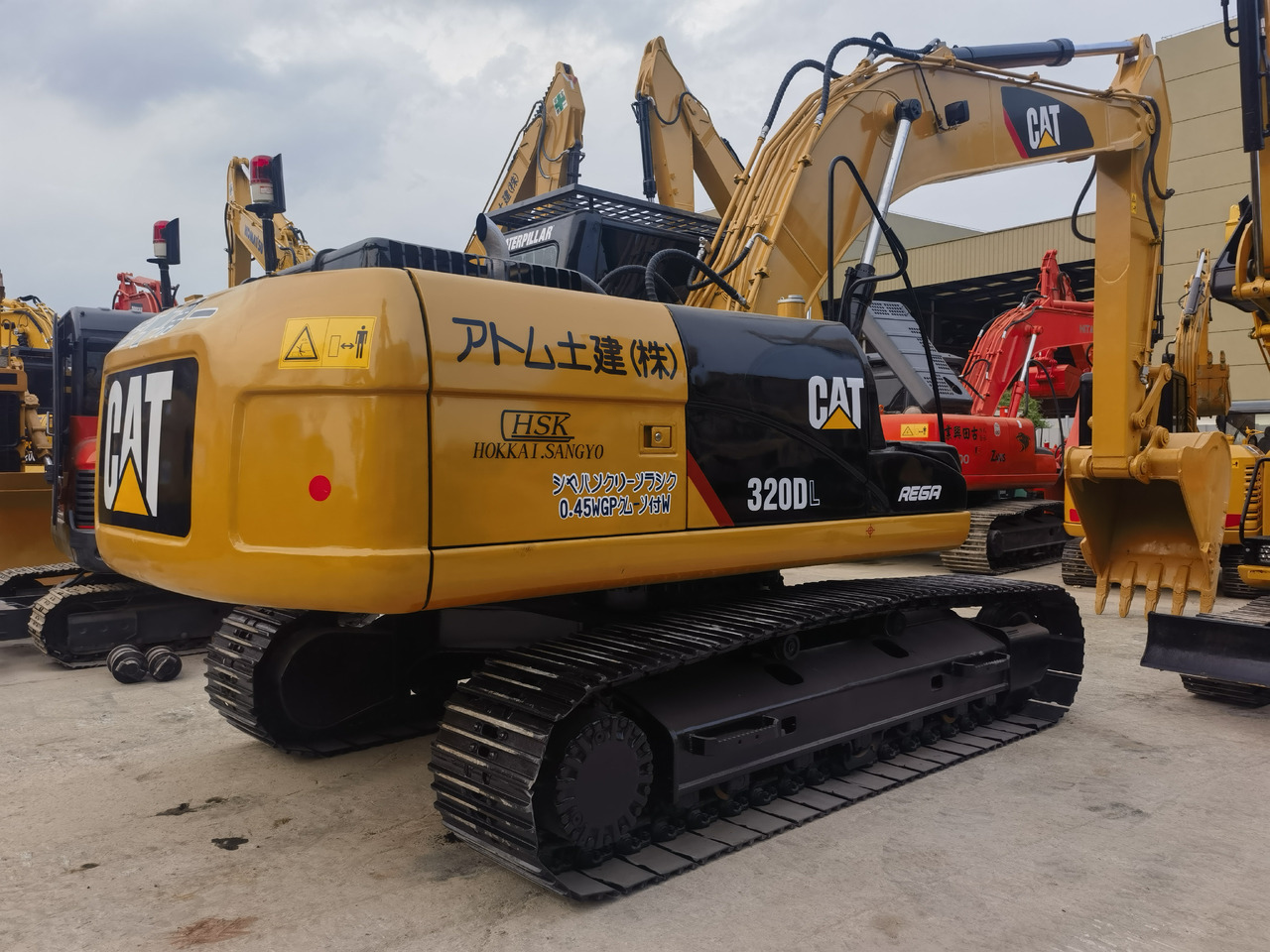 CAT 320DL Excavator - Pelle sur chenille: photos 3 CAT 320DL Excavator - Pelle sur chenille: photos 3