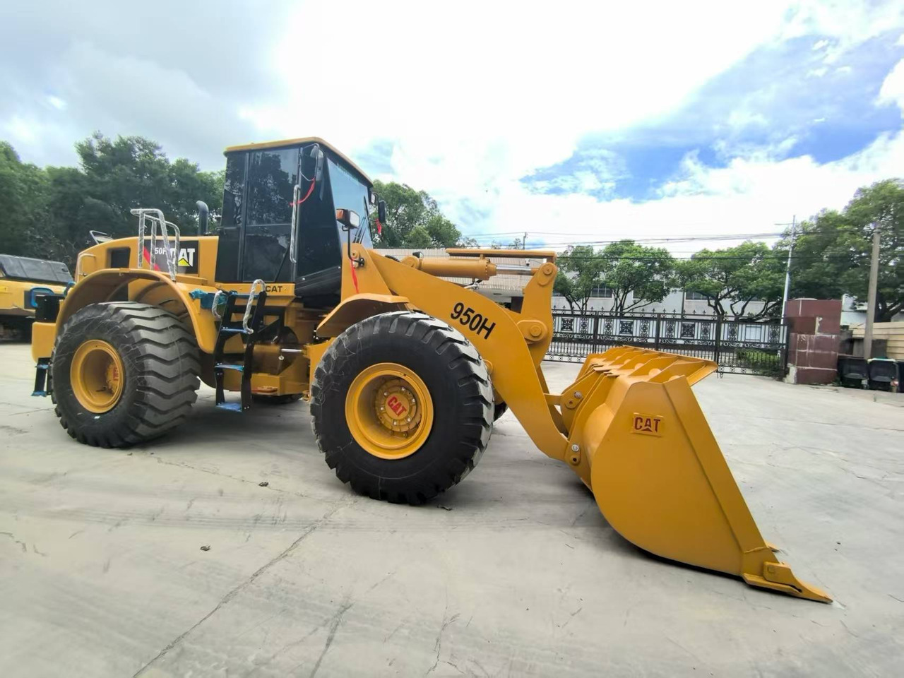 CAT 950H Loader - Chargeuse sur pneus: photos 2 CAT 950H Loader - Chargeuse sur pneus: photos 2