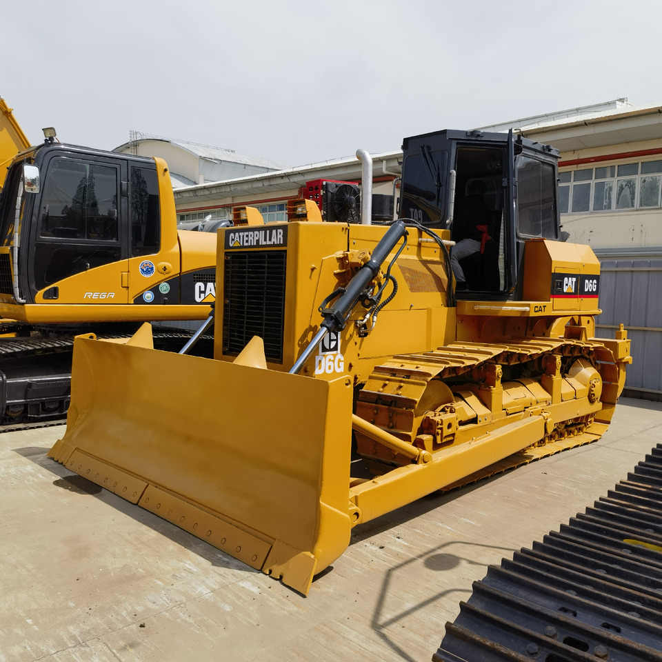 CAT D6G BullDozer - Bulldozer: photos 1 CAT D6G BullDozer - Bulldozer: photos 1