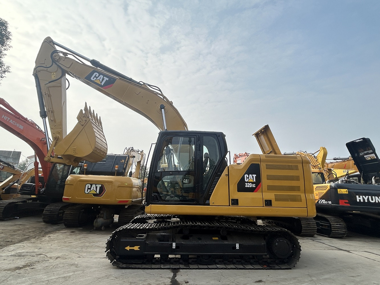 CATERPILLAR CAT 320GC CRAWLER EXCAVATOR - Pelle sur chenille: photos 1 CATERPILLAR CAT 320GC CRAWLER EXCAVATOR - Pelle sur chenille: photos 1